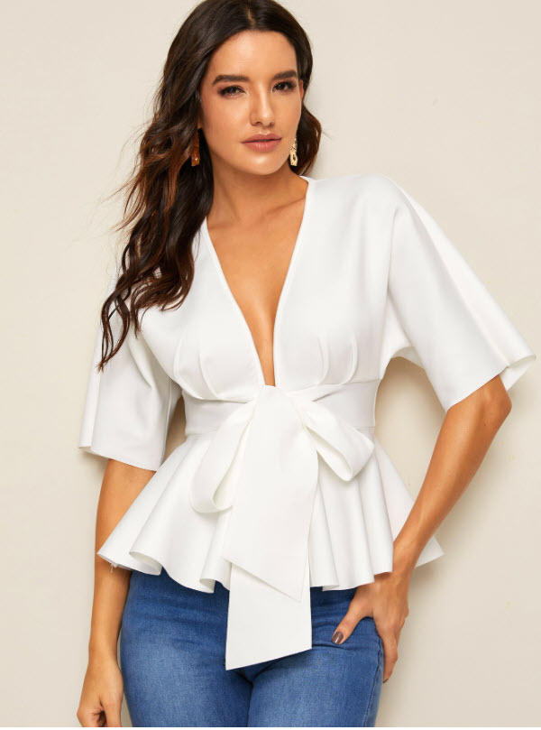 Top peplum de cintura con cordón de cuello profundo