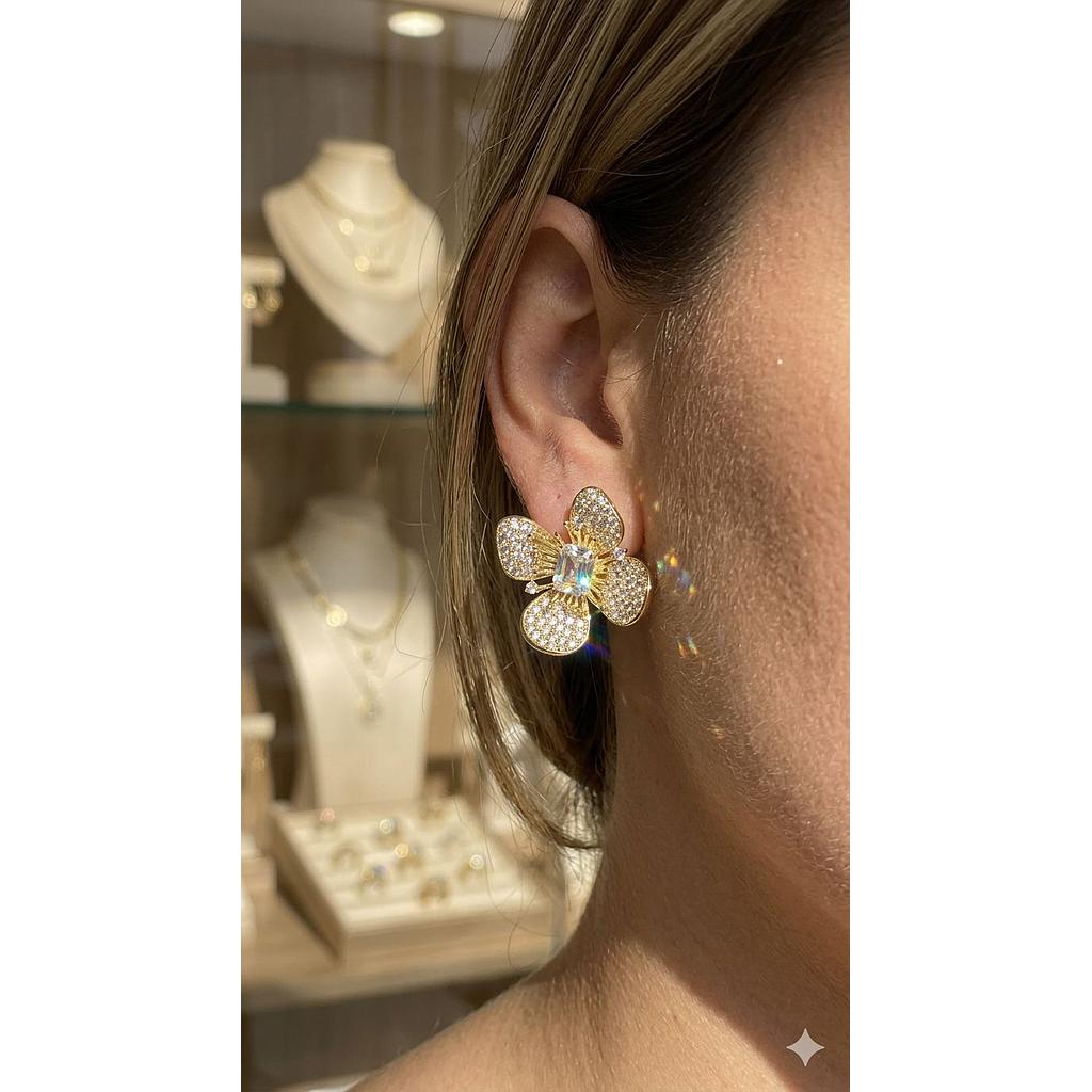ARETE DE FLOR Y CIRCON ORO LAMINADO